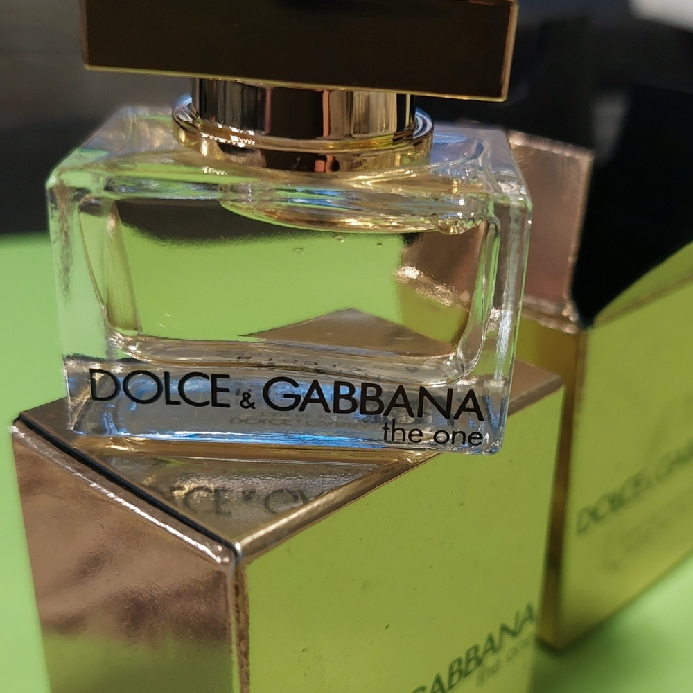 Dolce & Gabbana The One Perfume with Gold Accents